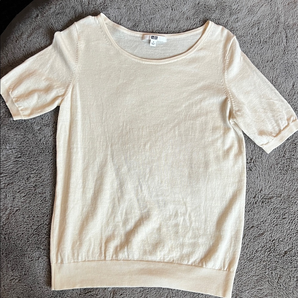 UNIQLO Cream Short Sleeve Sweater